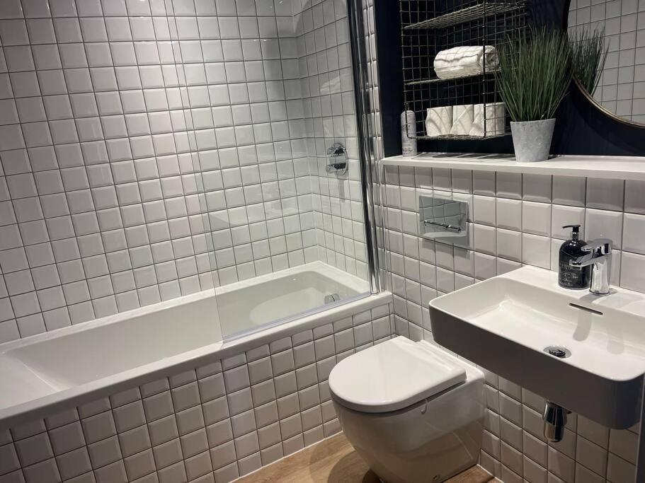 Trendy Apartment In Cardiff Free Parking Eksteriør bilde