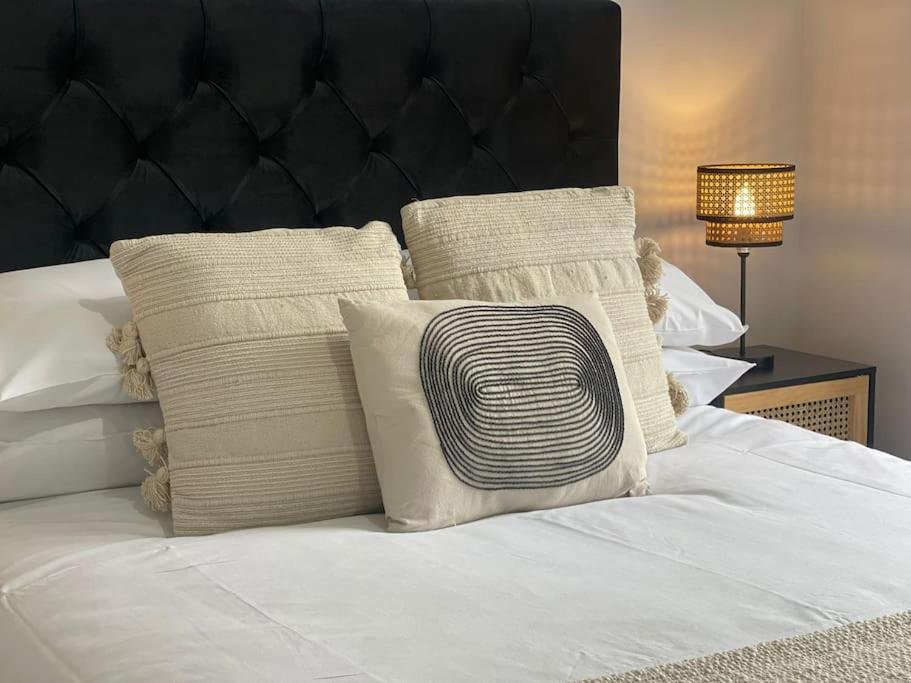 Trendy Apartment In Cardiff Free Parking Eksteriør bilde