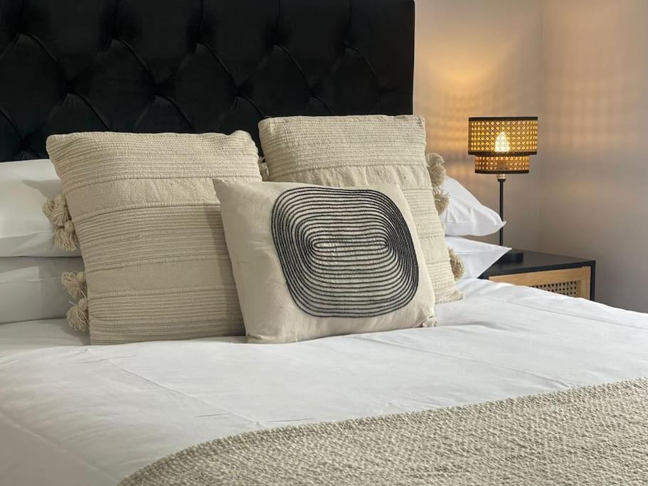 Trendy Apartment In Cardiff Free Parking Eksteriør bilde